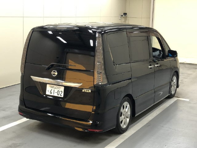 NISSAN SERENA 2011