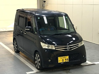 NISSAN ROOX 2011