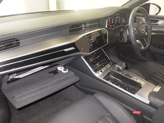 AUDI A6 2023