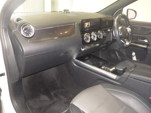 MERCEDES BENZ GLA CLASS 2022