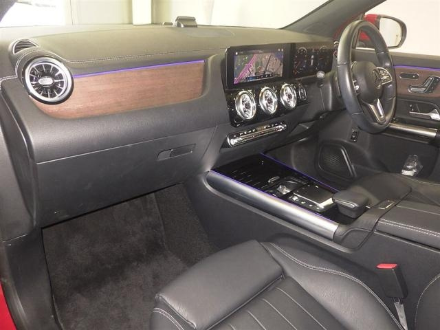 MERCEDES BENZ GLA CLASS 2023