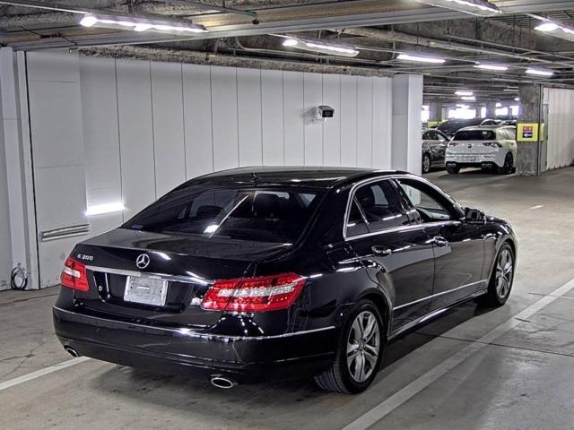 MERCEDES BENZ E CLASS 2010