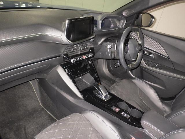 PEUGEOT 2008 2021
