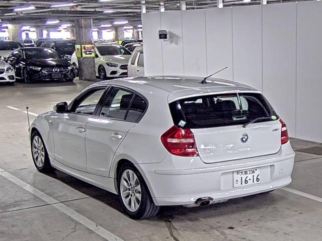 BMW 1 SERIES 2010