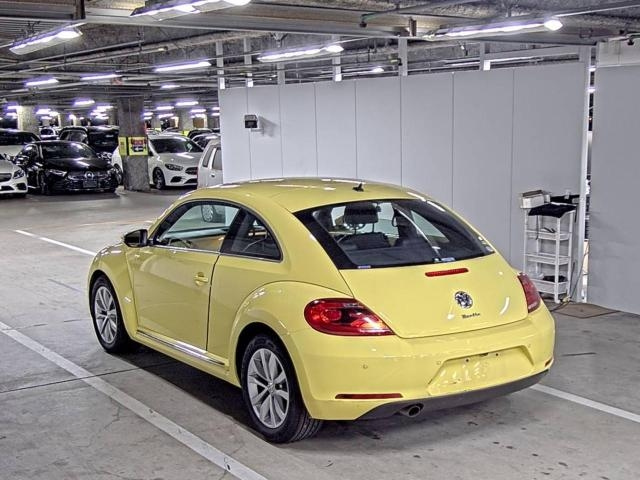 VOLKSWAGEN THE BEETLE 2013