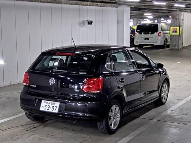 VOLKSWAGEN POLO 2011