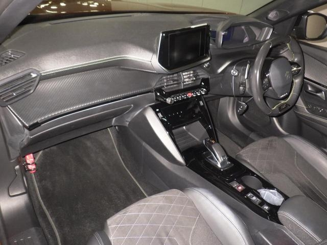 PEUGEOT 2008 2020