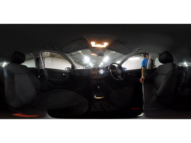 VOLKSWAGEN POLO 2012