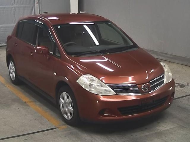 NISSAN TIIDA 2011