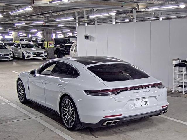 PORSCHE PANAMERA 2021