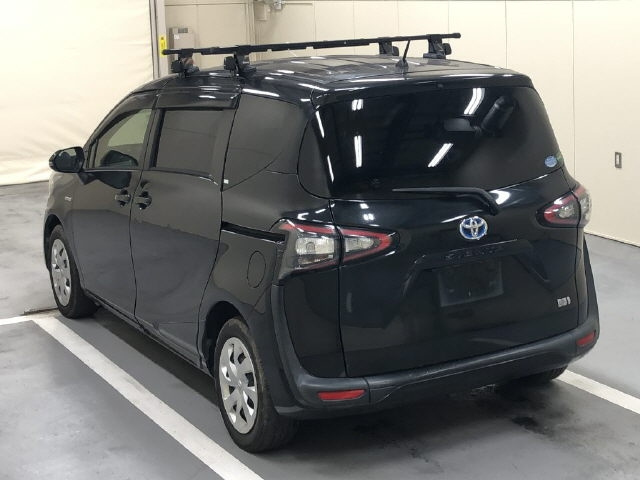 TOYOTA SIENTA 2017