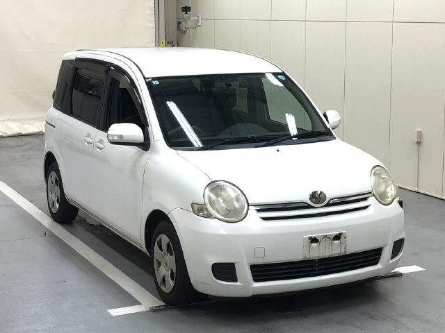 TOYOTA SIENTA 2009