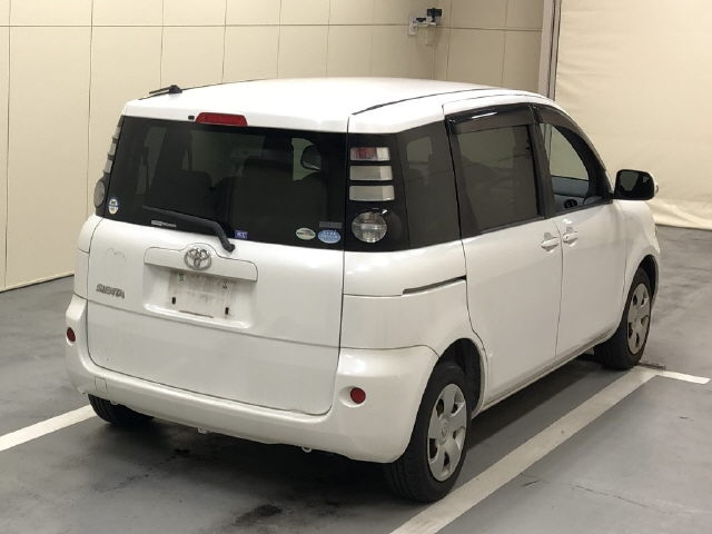 TOYOTA SIENTA 2009