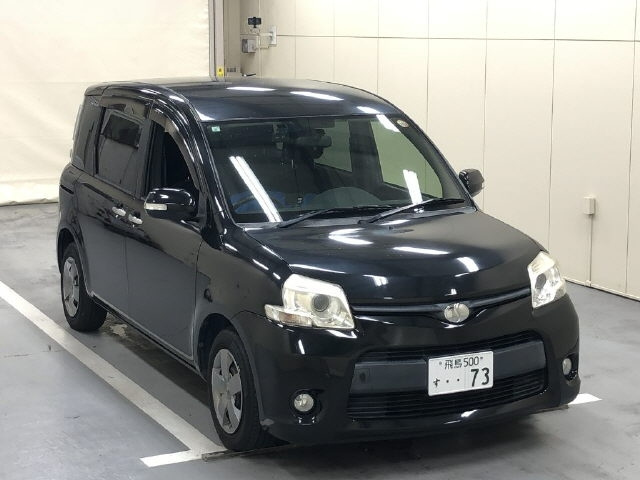 TOYOTA SIENTA 2015