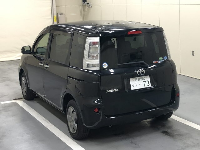 TOYOTA SIENTA 2015