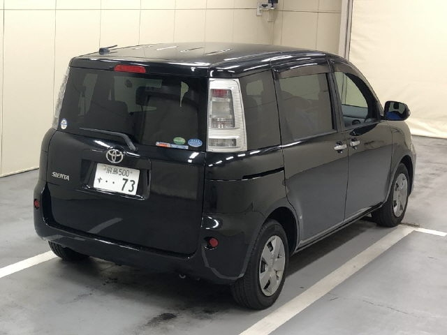 TOYOTA SIENTA 2015