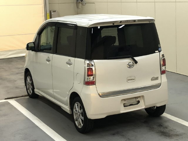 DAIHATSU TANTO EXE 2011