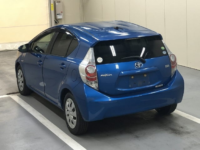 TOYOTA AQUA 2013