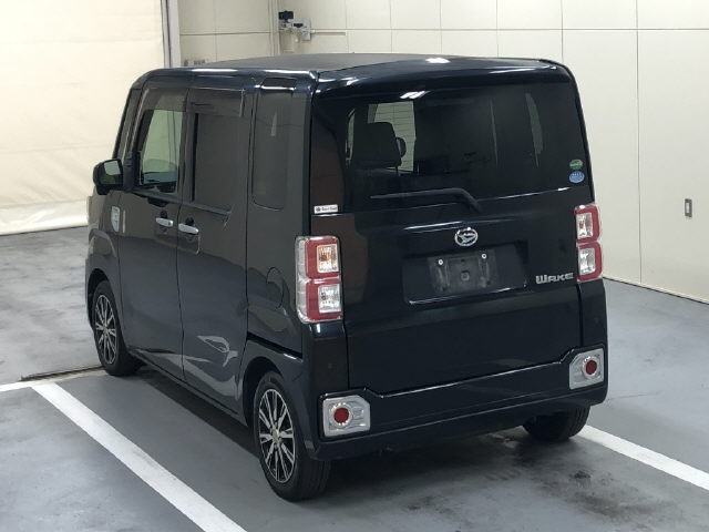 DAIHATSU WAKE 2016