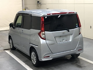 TOYOTA ROOMY 2020