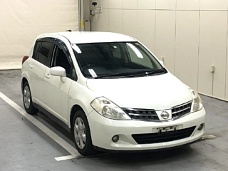NISSAN TIIDA 2010