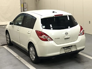 NISSAN TIIDA 2010