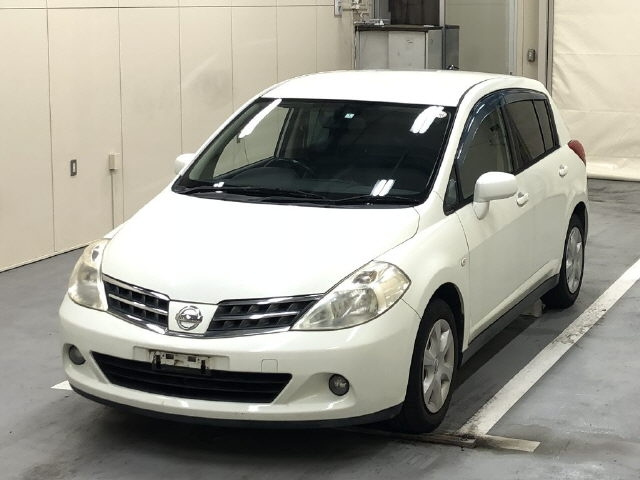 NISSAN TIIDA 2010