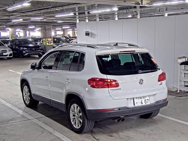 VOLKSWAGEN TIGUAN 2015