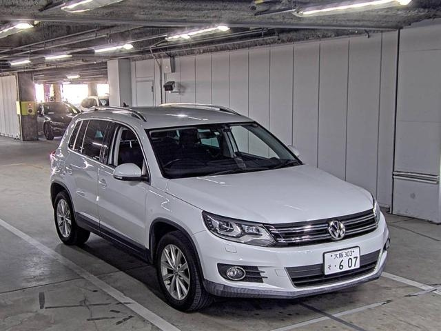 VOLKSWAGEN TIGUAN 2015
