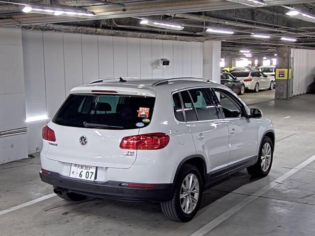 VOLKSWAGEN TIGUAN 2015