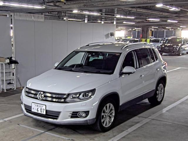 VOLKSWAGEN TIGUAN 2015