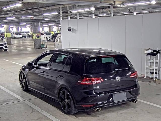 VOLKSWAGEN GOLF 2015