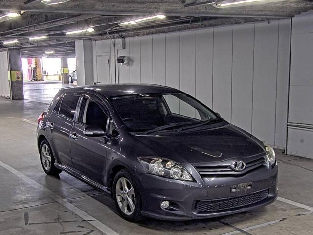 TOYOTA AURIS 2010
