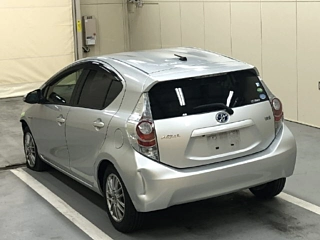 TOYOTA AQUA 2012