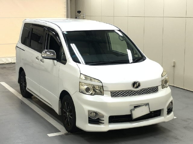 TOYOTA VOXY 2012