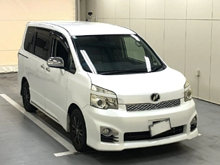 TOYOTA VOXY 2012