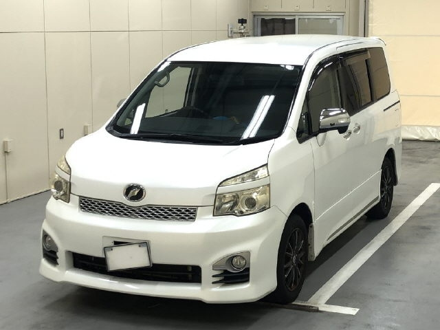 TOYOTA VOXY 2012