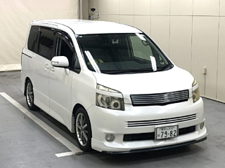 TOYOTA VOXY 2009