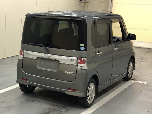 DAIHATSU TANTO 2009