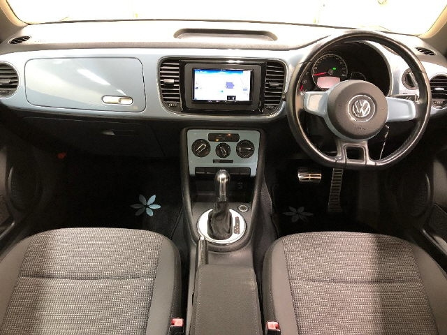 VOLKSWAGEN THE BEETLE 2013