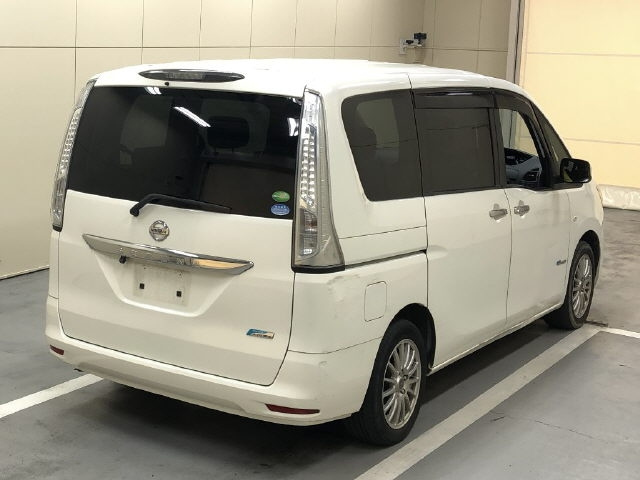 NISSAN SERENA 2013