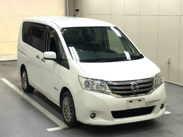 NISSAN SERENA 2013
