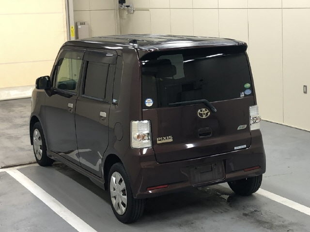 TOYOTA PIXIS SPACE 2013
