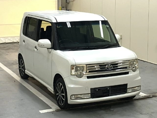 TOYOTA PIXIS SPACE 2012