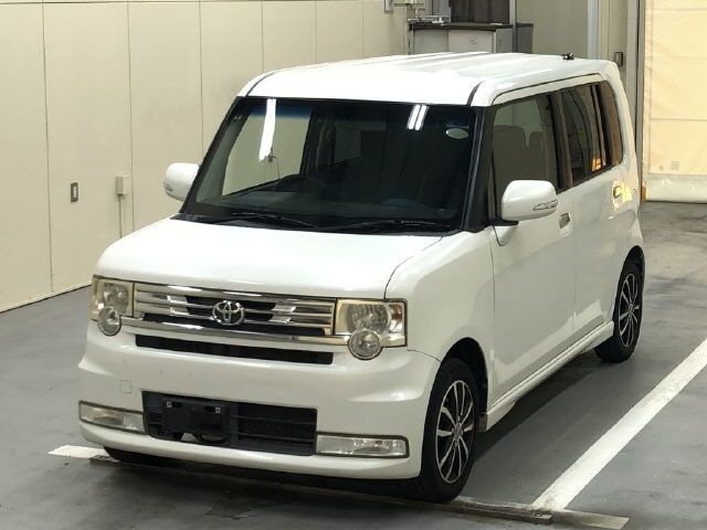TOYOTA PIXIS SPACE 2012