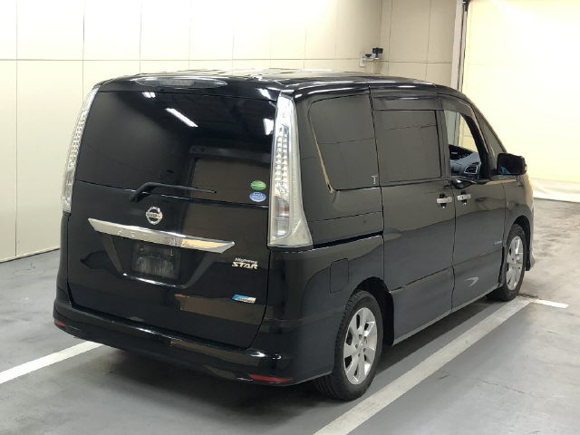 NISSAN SERENA 2013