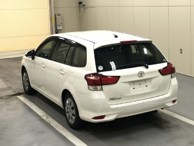 TOYOTA COROLLA FIELDER 2016