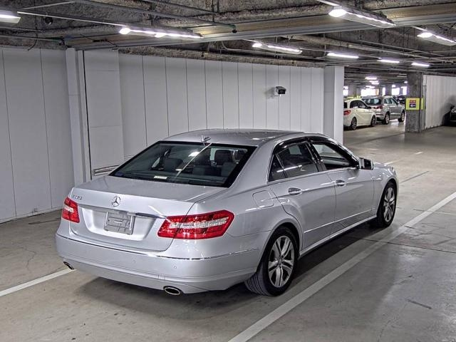 MERCEDES BENZ E CLASS 2009