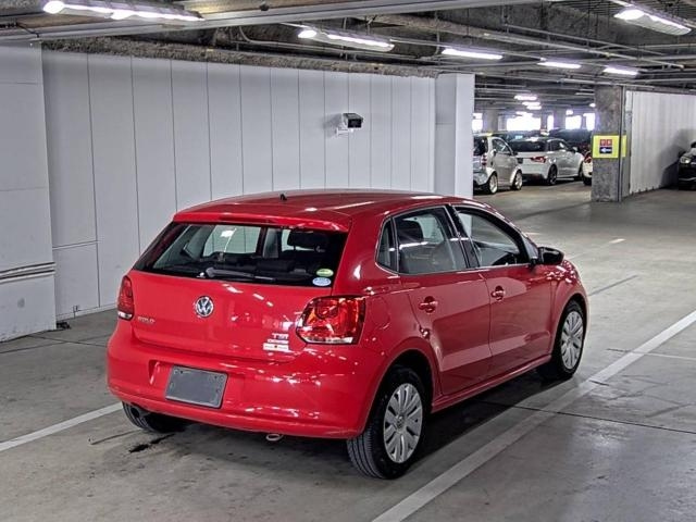 VOLKSWAGEN POLO 2013