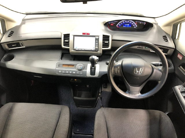 HONDA FREED 2011
